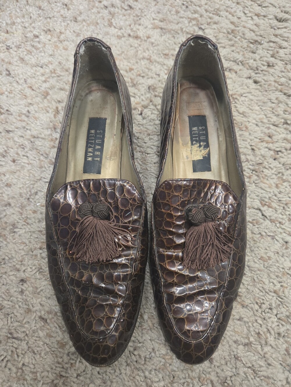 Stuart Weitzman Vintage Brown Croc-Embossed Tassel Loafers Size 10.5